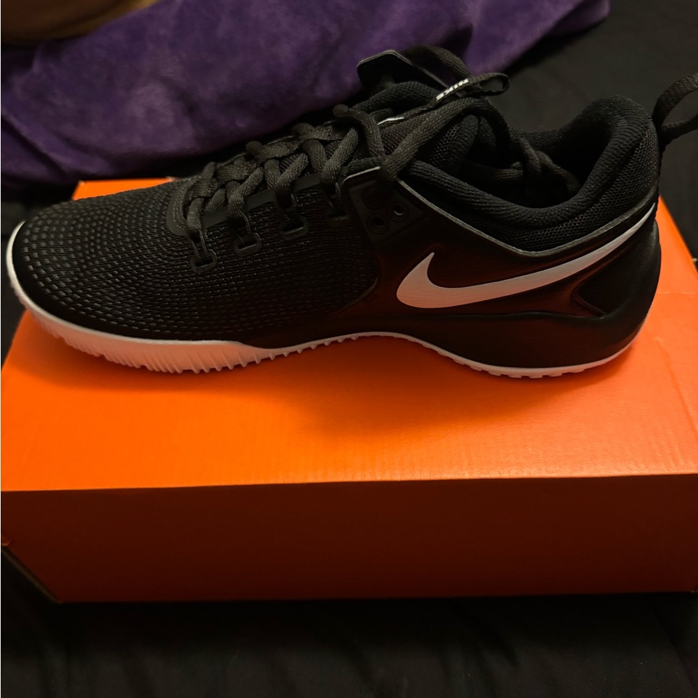 Nike volleyball shoes (Brand new!)